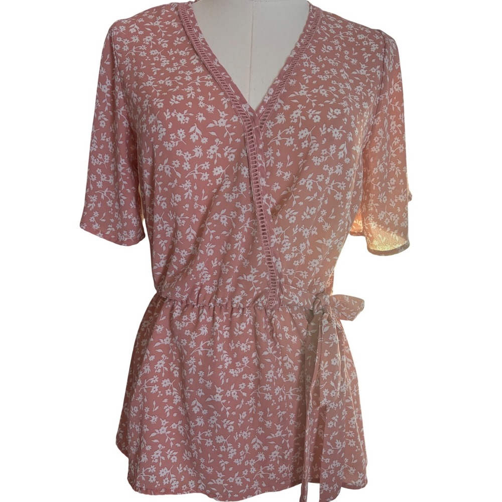 Sienna Sky Pink Floral Wrap Blouse Crochet Trim V-Neck Short Sleeve Small